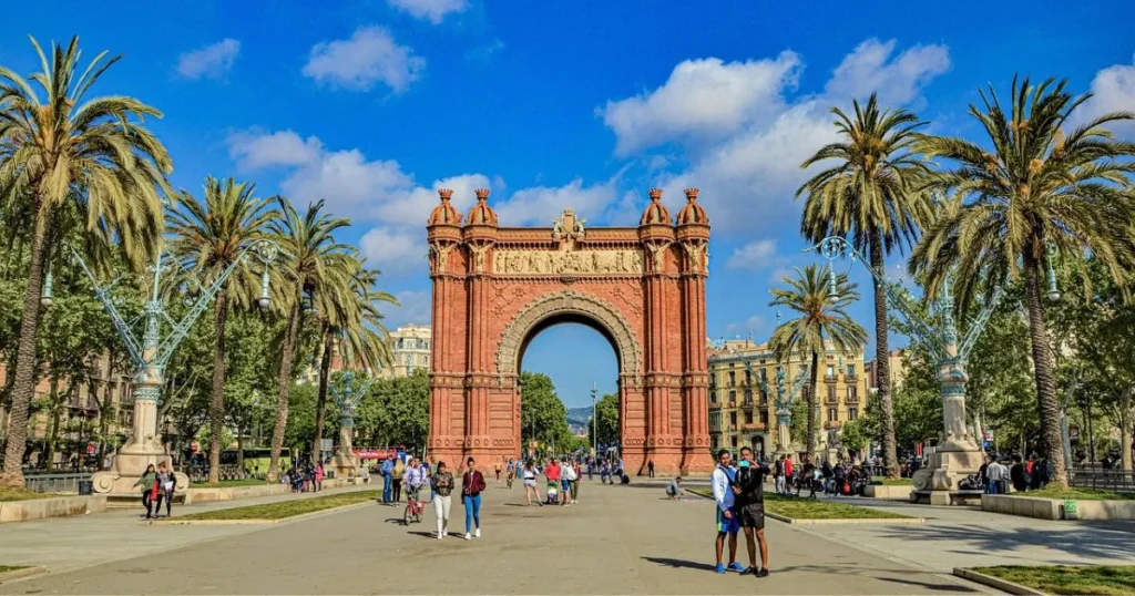 20 Amazing Things to Do in Barcelona